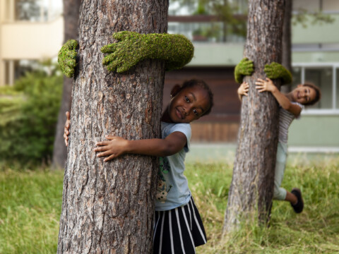 ~ TREE HUG ~